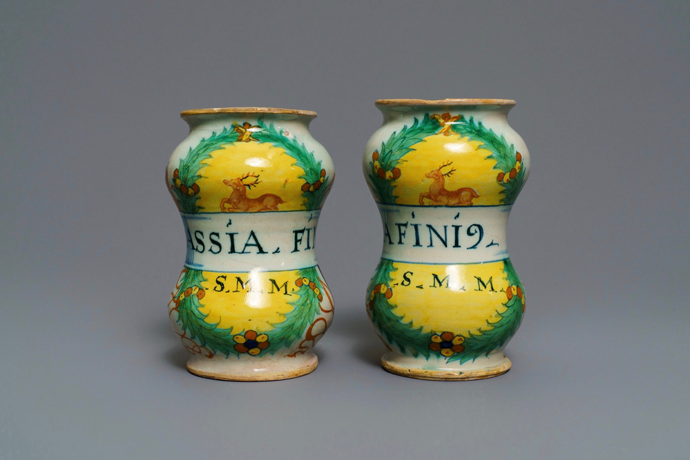 A pair of polychrome Italian maiolica albarelli, Deruta, 2nd half 16th C.